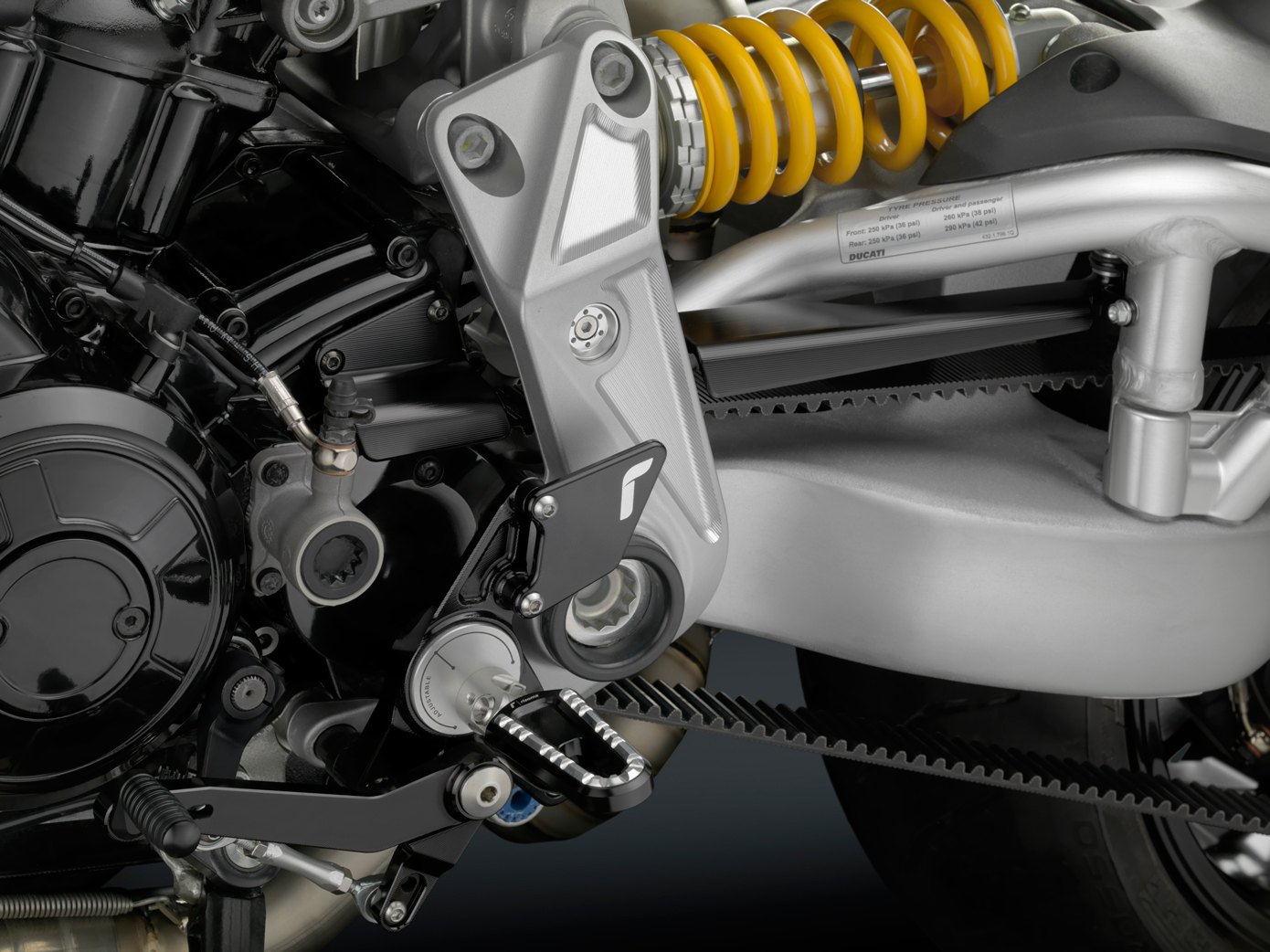 Rizoma_PE220B_ZDM138B_ZDM142A_ZDM139B_Ducati_XDIAVEL