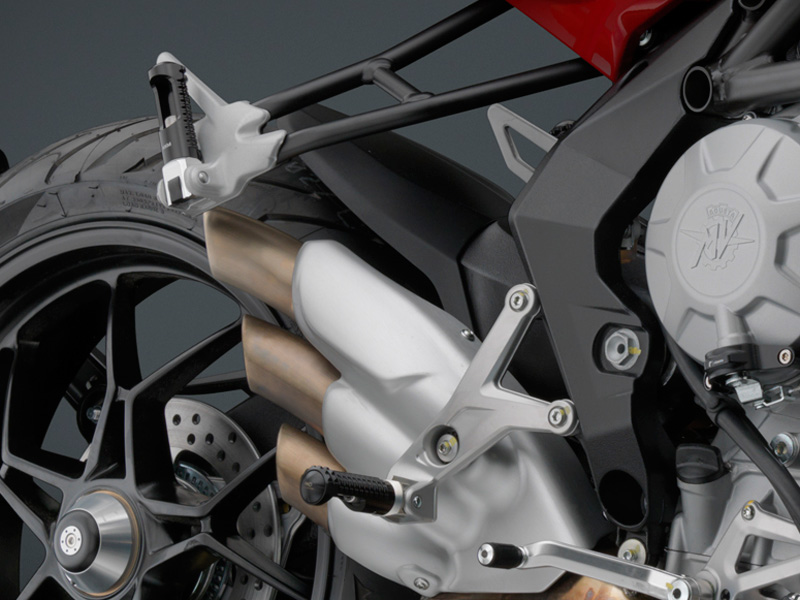 Rizoma_PE630B_MV_Agusta_Brutale_675