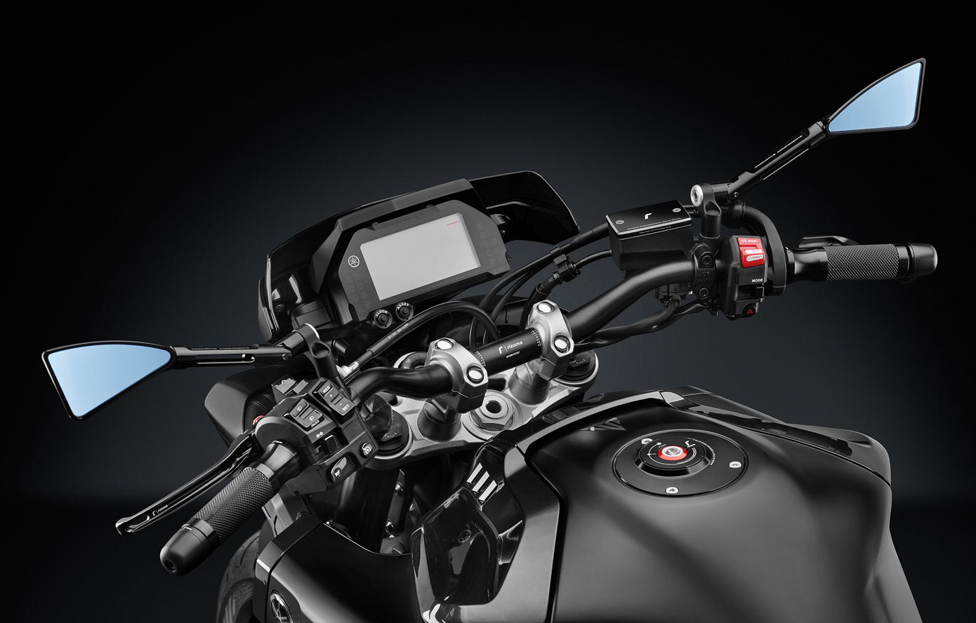 Rizoma_Yamaha_MT-10_Tomok_MA009B_TP036B_GR205B_TF061B