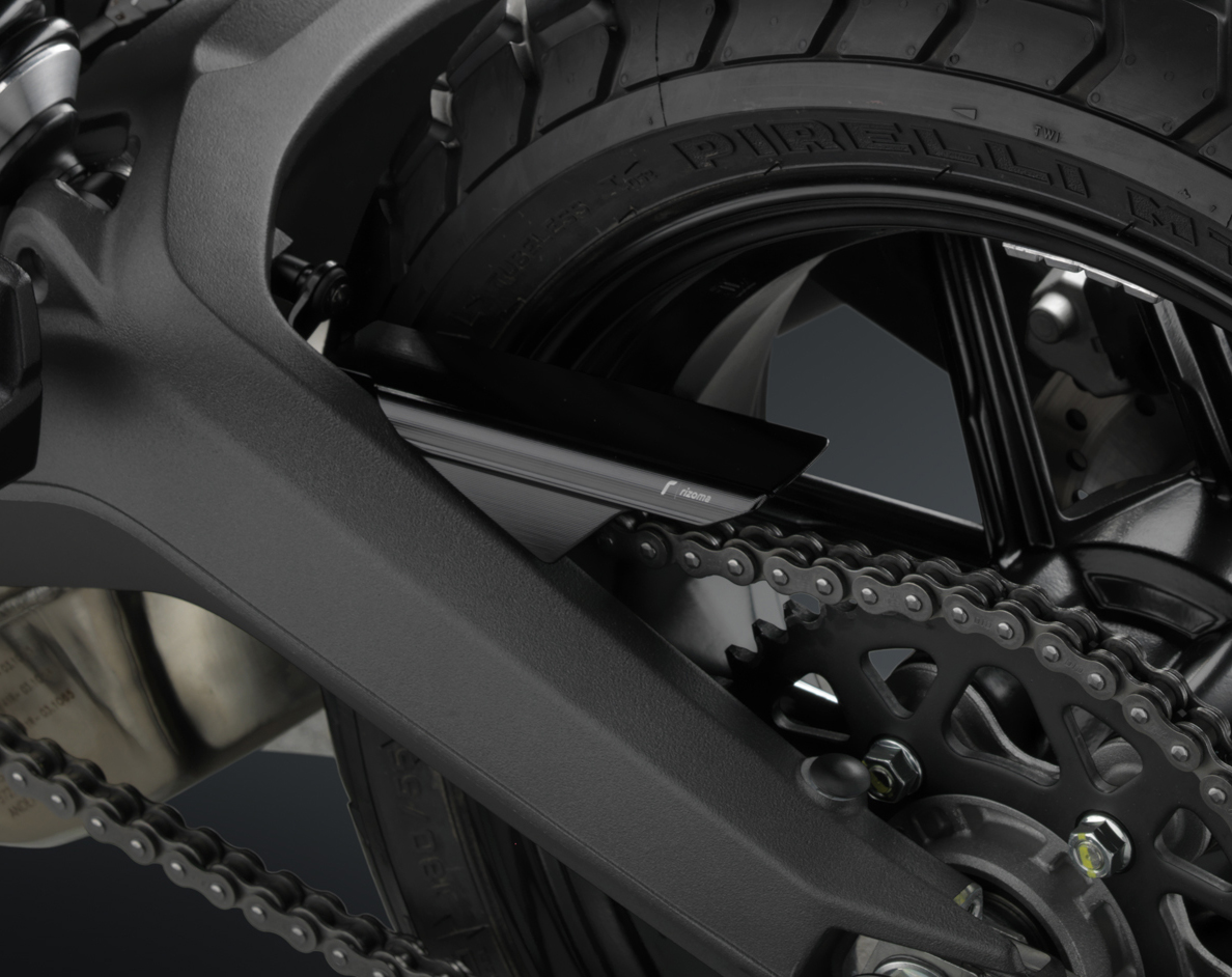 Rizoma_ZDM124B_Carter_Catena_Chain_Cover_Ducati_Scrambler