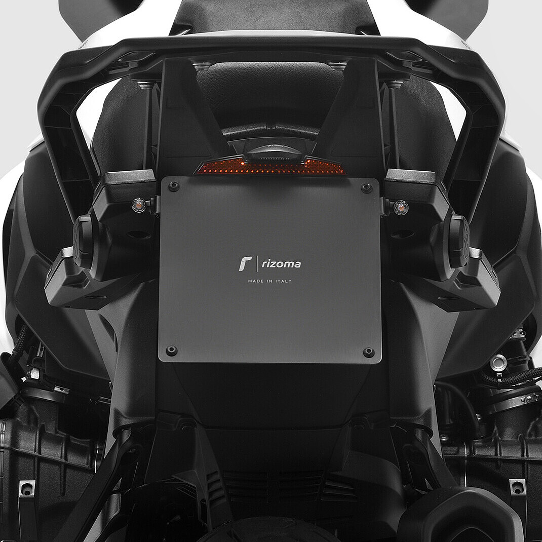 gallery_bmw-gs-1300_2023_backview_pt720b_cu-jpg